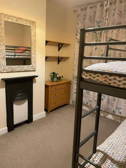 Gloucester Rd 2 Mins Away - Fab, New, Trendy House Бристоль Экстерьер фото