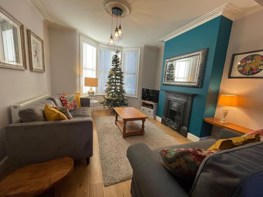 Gloucester Rd 2 Mins Away - Fab, New, Trendy House Бристоль Экстерьер фото