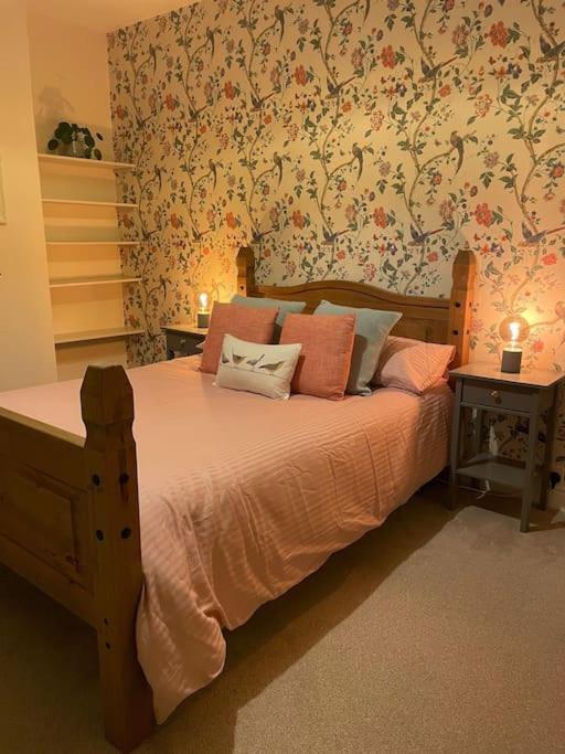 Gloucester Rd 2 Mins Away - Fab, New, Trendy House Бристоль Экстерьер фото